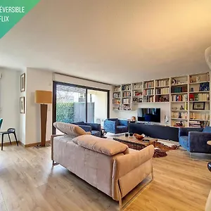 https://le-patio-castanet-t3-avec-terrasse-avec-climatisation.midi-pyreneeshotels.com